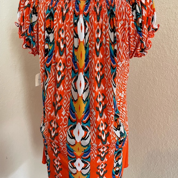 Madison, Orange Print, Short Sleeve Top, Size Large. - Picture 3 of 4